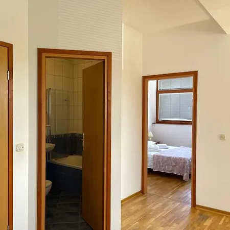 Petra Apartment Sukosan