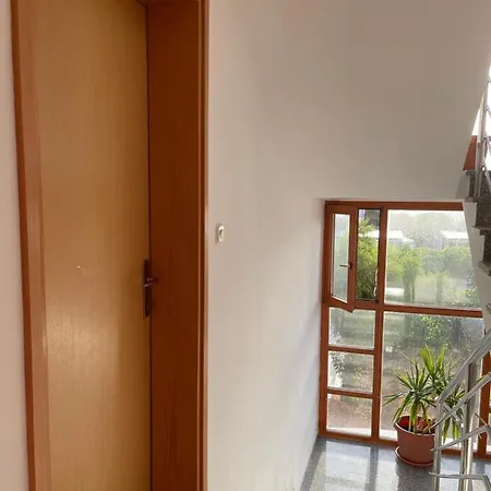 Petra Apartment Sukosan