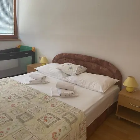 Petra Apartment Sukosan